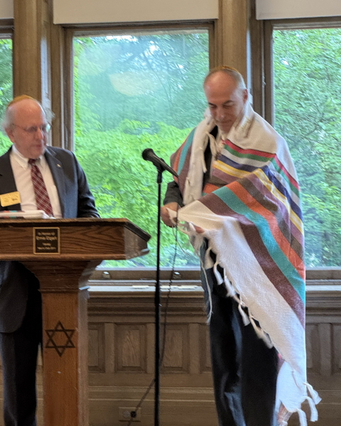 08_lester_shapiro-steve_pilchik-tallit_2.jpg
